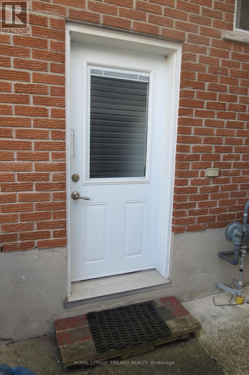 Lower - 17 Clemens Street, London East, Ontario  N5Y 1H5 - Photo 2 - X12467116