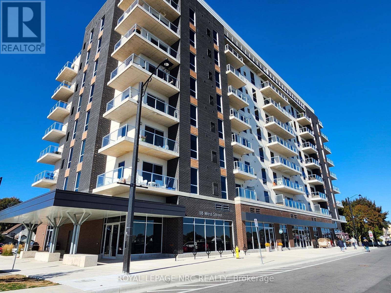 402 - 118 West Street, Port Colborne, Ontario  L3K 0B9 - Photo 2 - X12457849