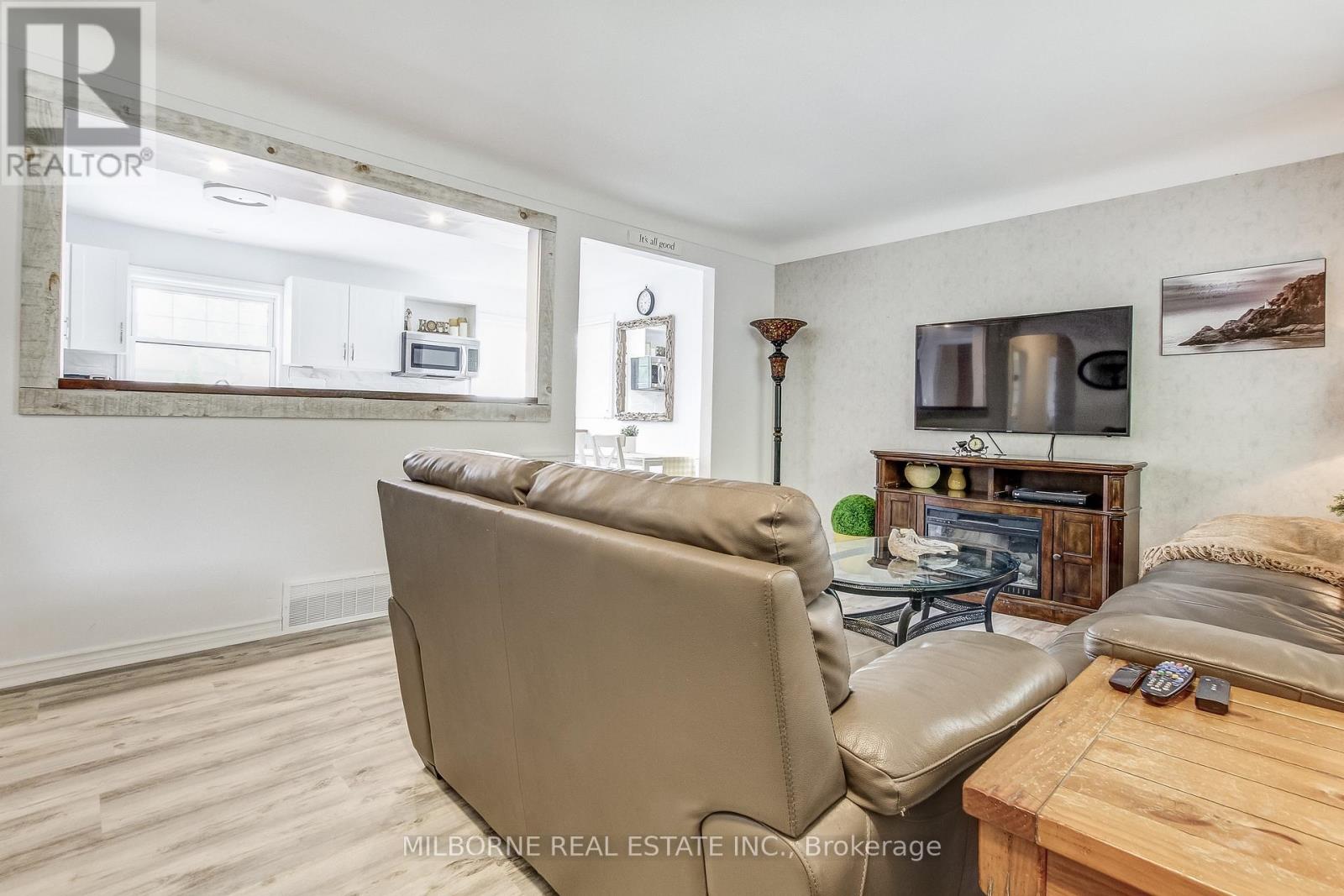 30 Mckenzie Street, St. Catharines, Ontario  L2M 2N1 - Photo 10 - X12467048