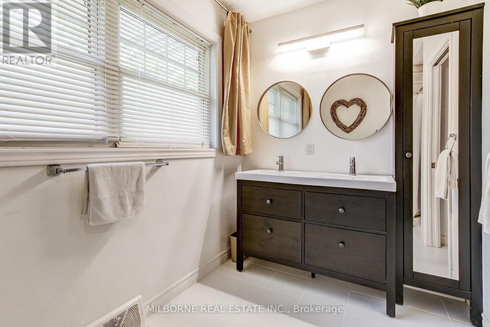 30 Mckenzie Street, St. Catharines, Ontario  L2M 2N1 - Photo 14 - X12467048