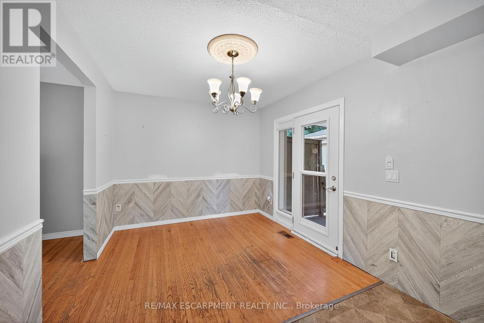 6 Kirkland Avenue, Hamilton, Ontario  L8V 3V9 - Photo 15 - X12467100