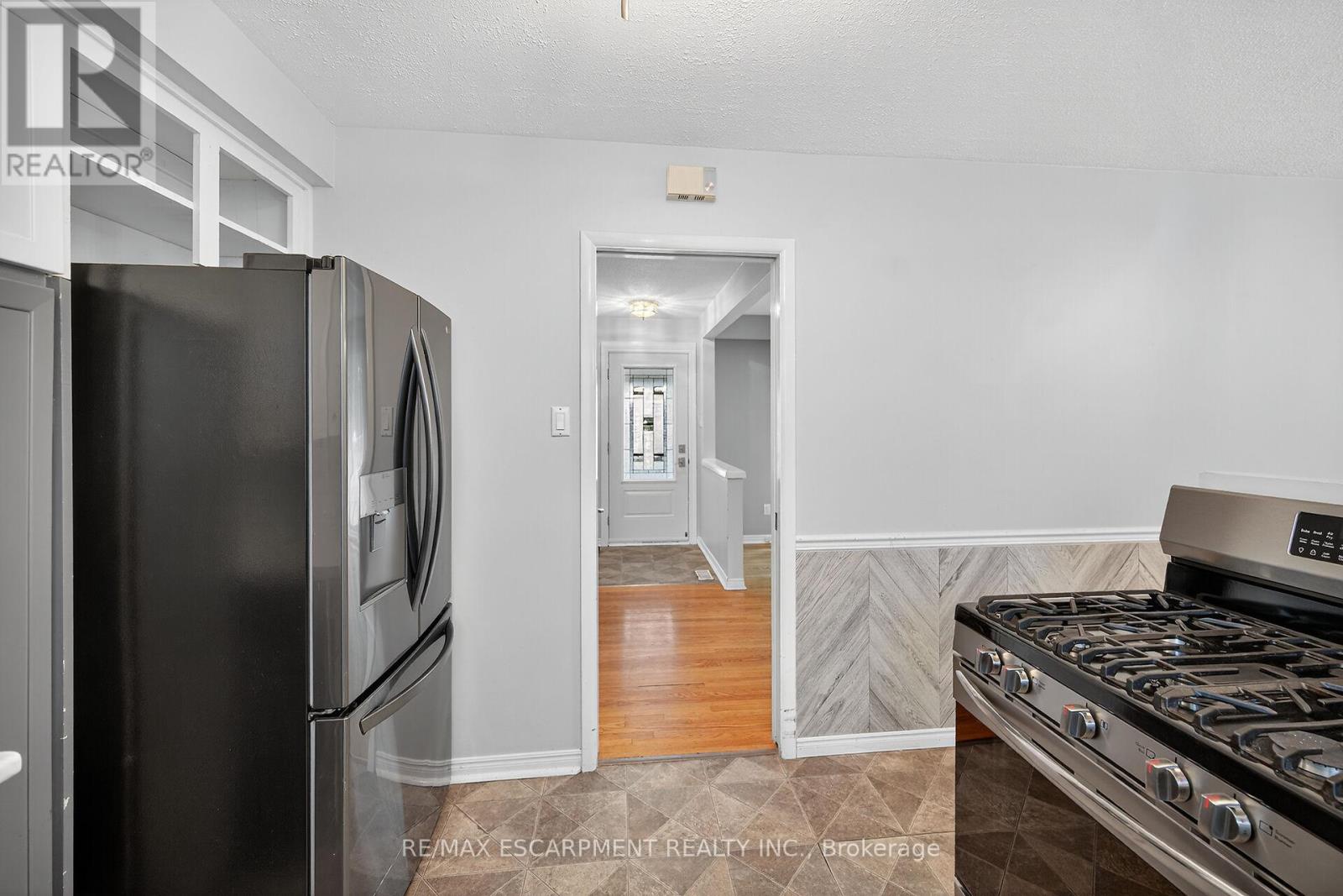 6 Kirkland Avenue, Hamilton, Ontario  L8V 3V9 - Photo 20 - X12467100