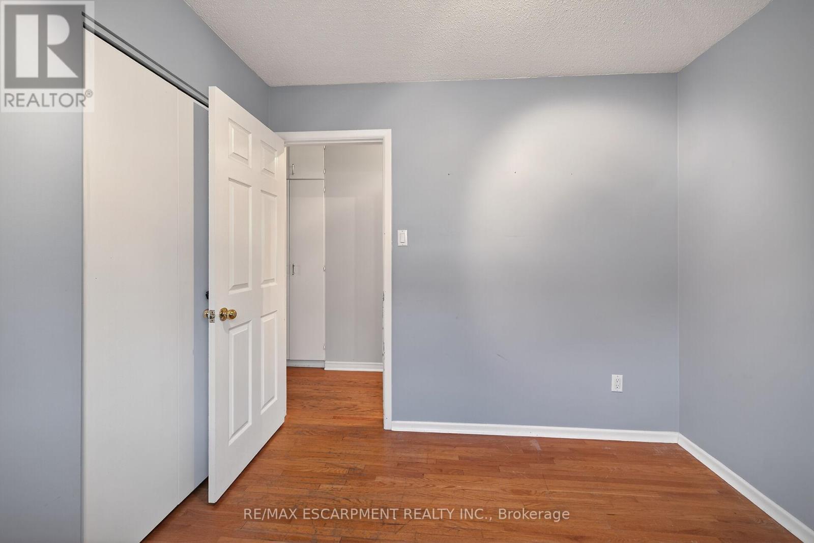 6 Kirkland Avenue, Hamilton, Ontario  L8V 3V9 - Photo 25 - X12467100