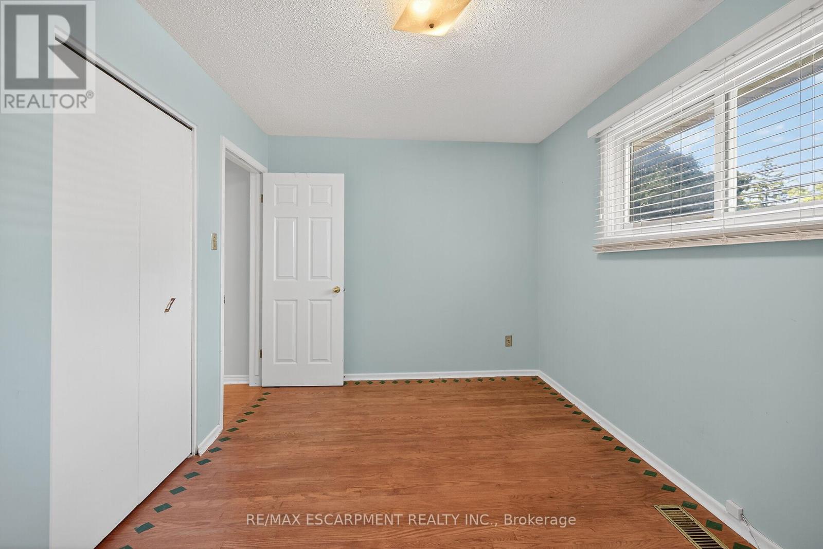 6 Kirkland Avenue, Hamilton, Ontario  L8V 3V9 - Photo 27 - X12467100