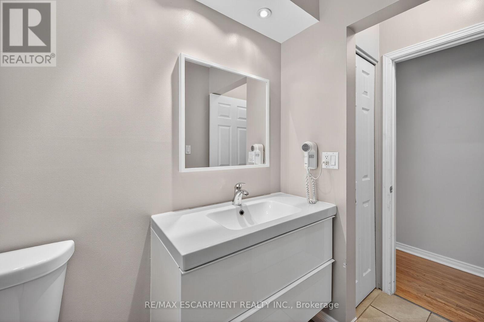6 Kirkland Avenue, Hamilton, Ontario  L8V 3V9 - Photo 30 - X12467100