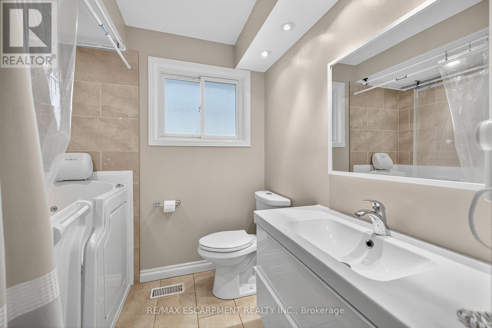 6 Kirkland Avenue, Hamilton, Ontario  L8V 3V9 - Photo 31 - X12467100
