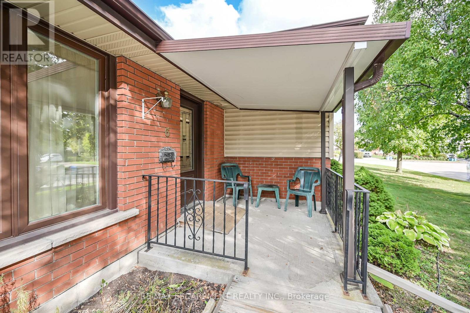 6 Kirkland Avenue, Hamilton, Ontario  L8V 3V9 - Photo 5 - X12467100
