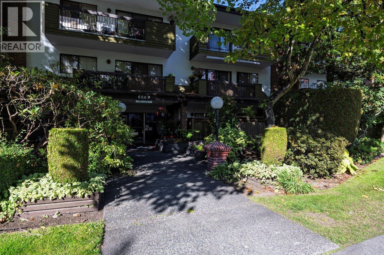 213 6669 Telford Avenue, Burnaby, British Columbia  V5H 4A1 - Photo 2 - R3059351