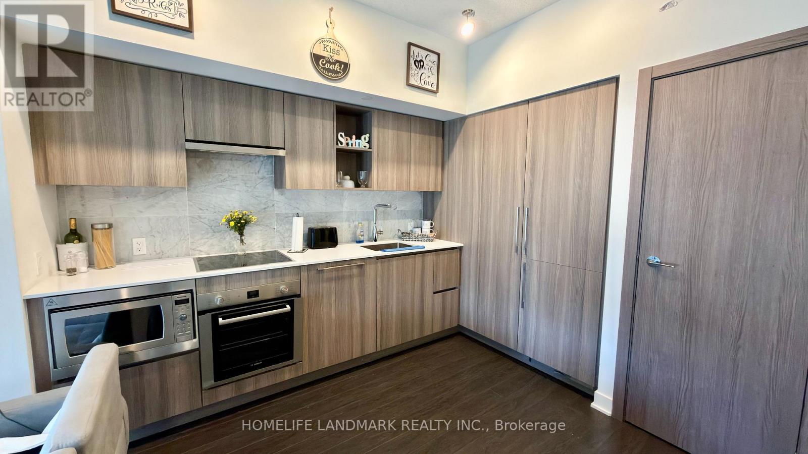 2516 - 19 Bathurst Street, Toronto, Ontario  M5V 2N9 - Photo 1 - C12459709