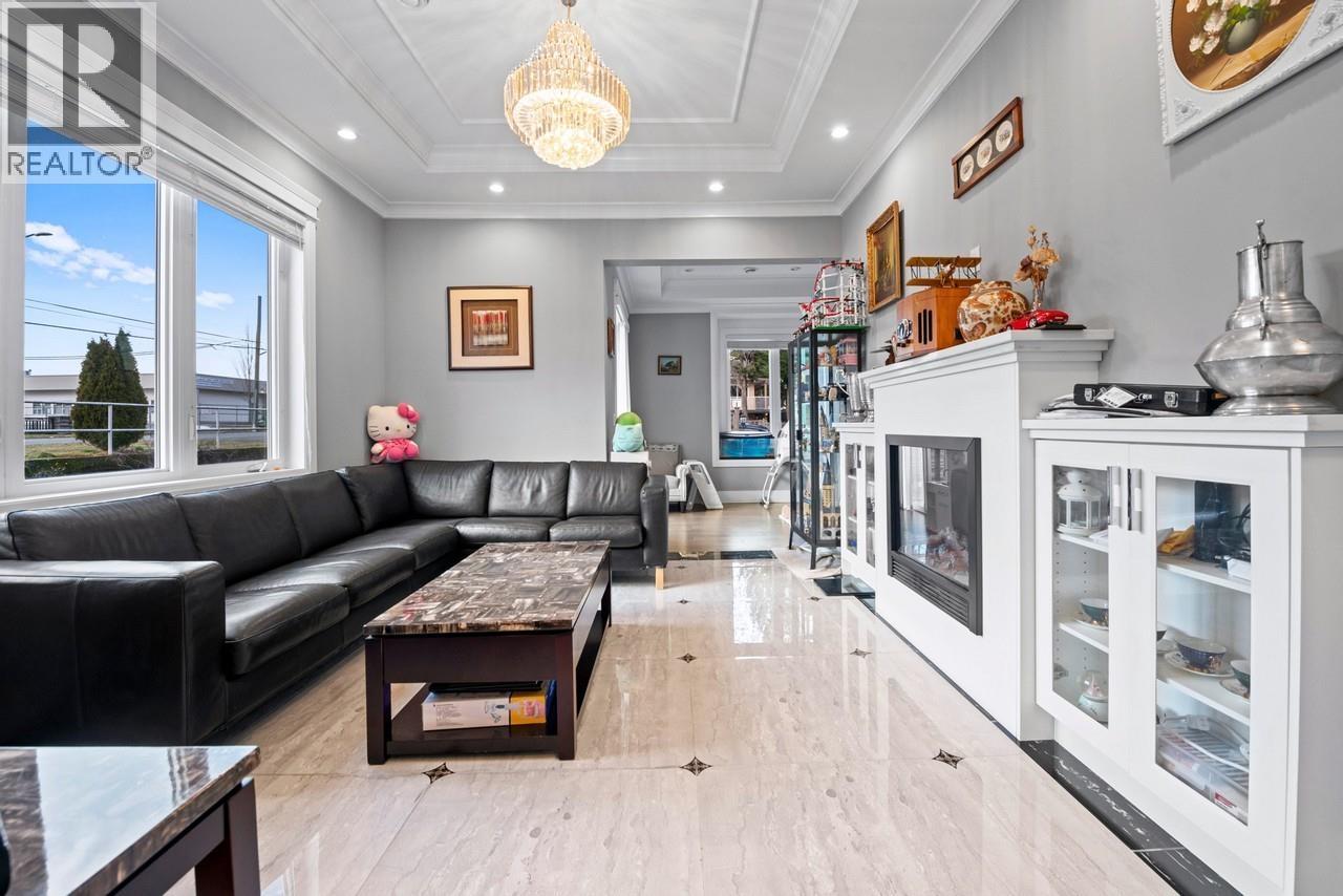 4434 Smith Avenue, Burnaby, British Columbia  V5G 2V6 - Photo 4 - R3059378