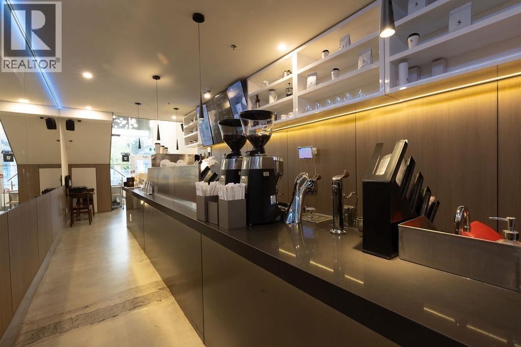 2815 W Broadway, Vancouver, British Columbia  V6K 2G6 - Photo 8 - C8073060