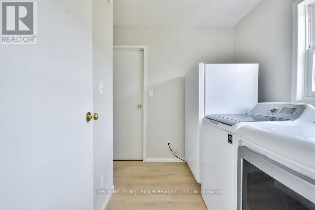1048 Old North Road N, Huntsville (Chaffey), Ontario  P1H 2J4 - Photo 12 - X12398548