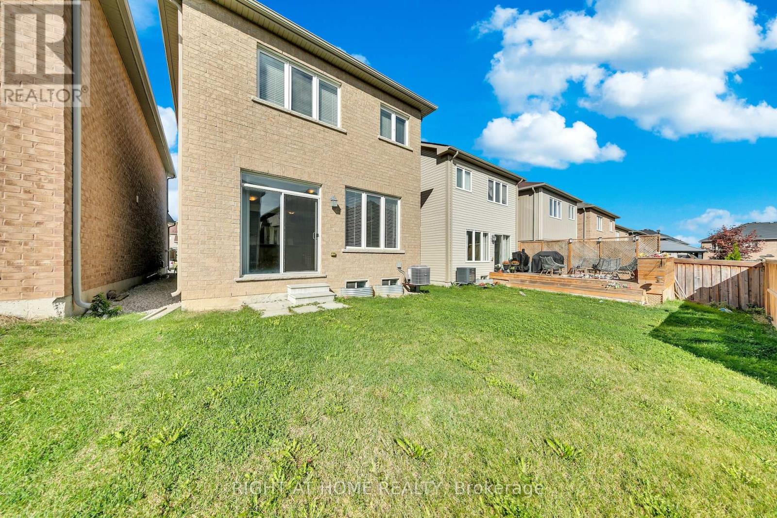 32 Mccargow Drive, Haldimand, Ontario  N3W 0C3 - Photo 43 - X12466801