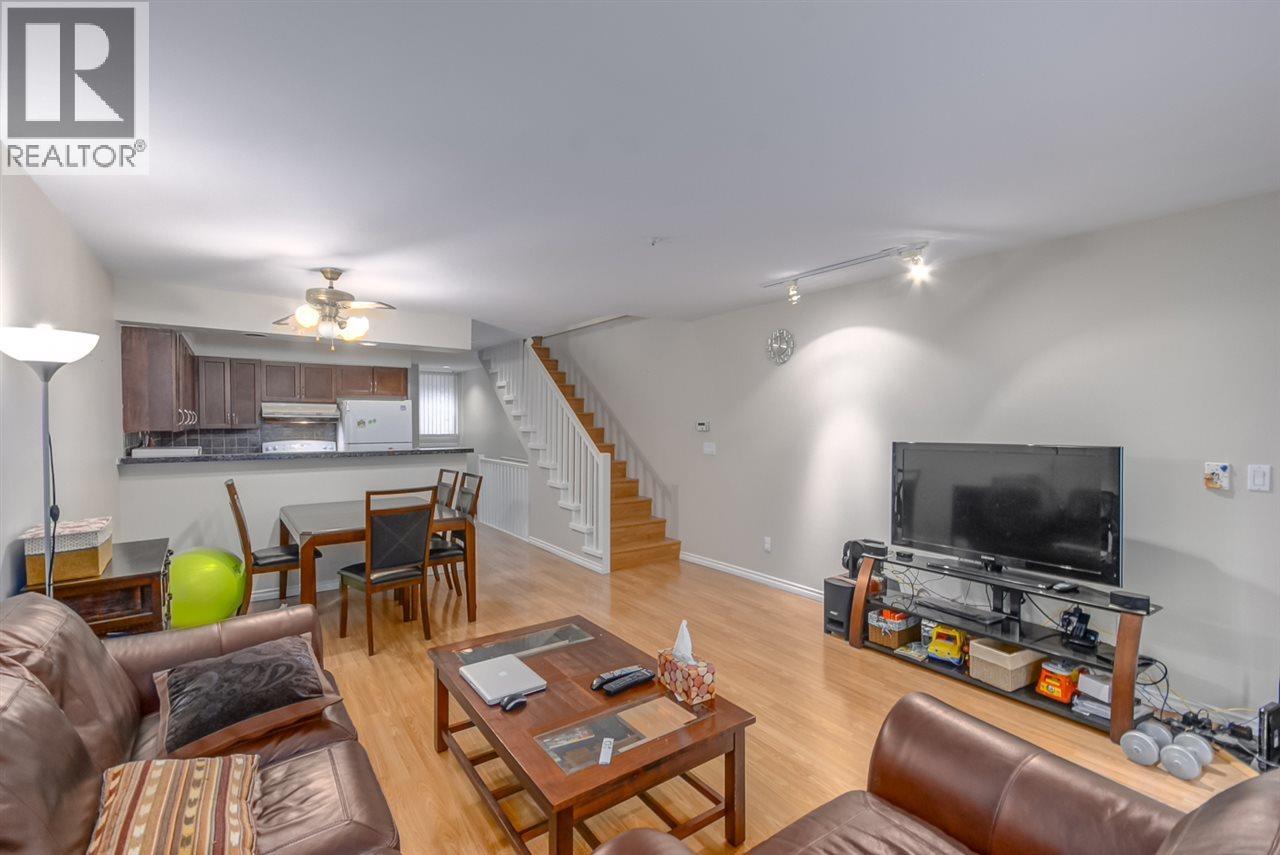 8410 Keystone Street, Vancouver, British Columbia  V5S 4S2 - Photo 3 - R3059215