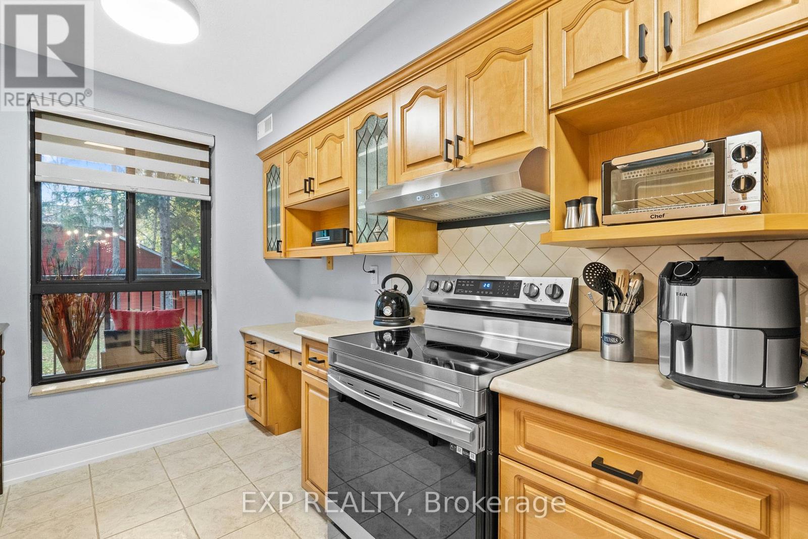 203 - 15390 Yonge Street, Aurora, Ontario  L4G 1N8 - Photo 13 - N12466950