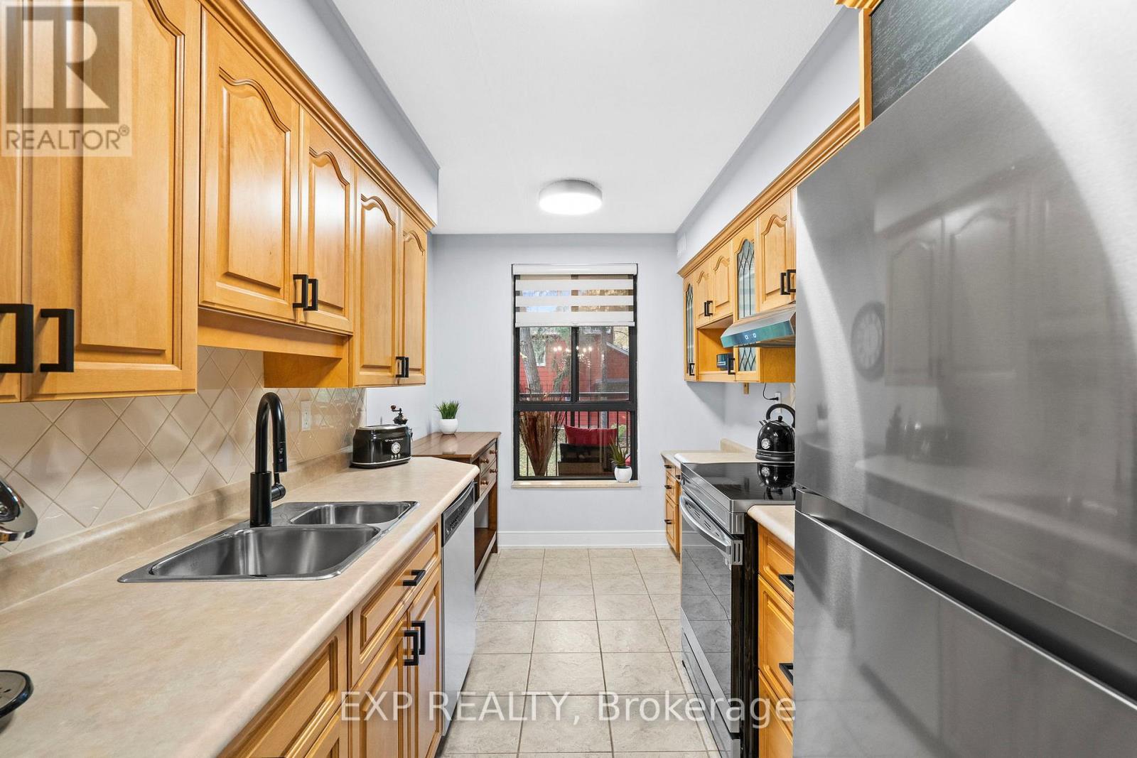 203 - 15390 Yonge Street, Aurora, Ontario  L4G 1N8 - Photo 12 - N12466950