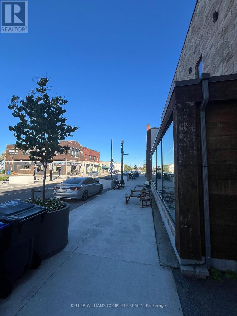202 - 35 Jarvis Street, Fort Erie, Ontario  L2A 2S3 - Photo 2 - X12464475