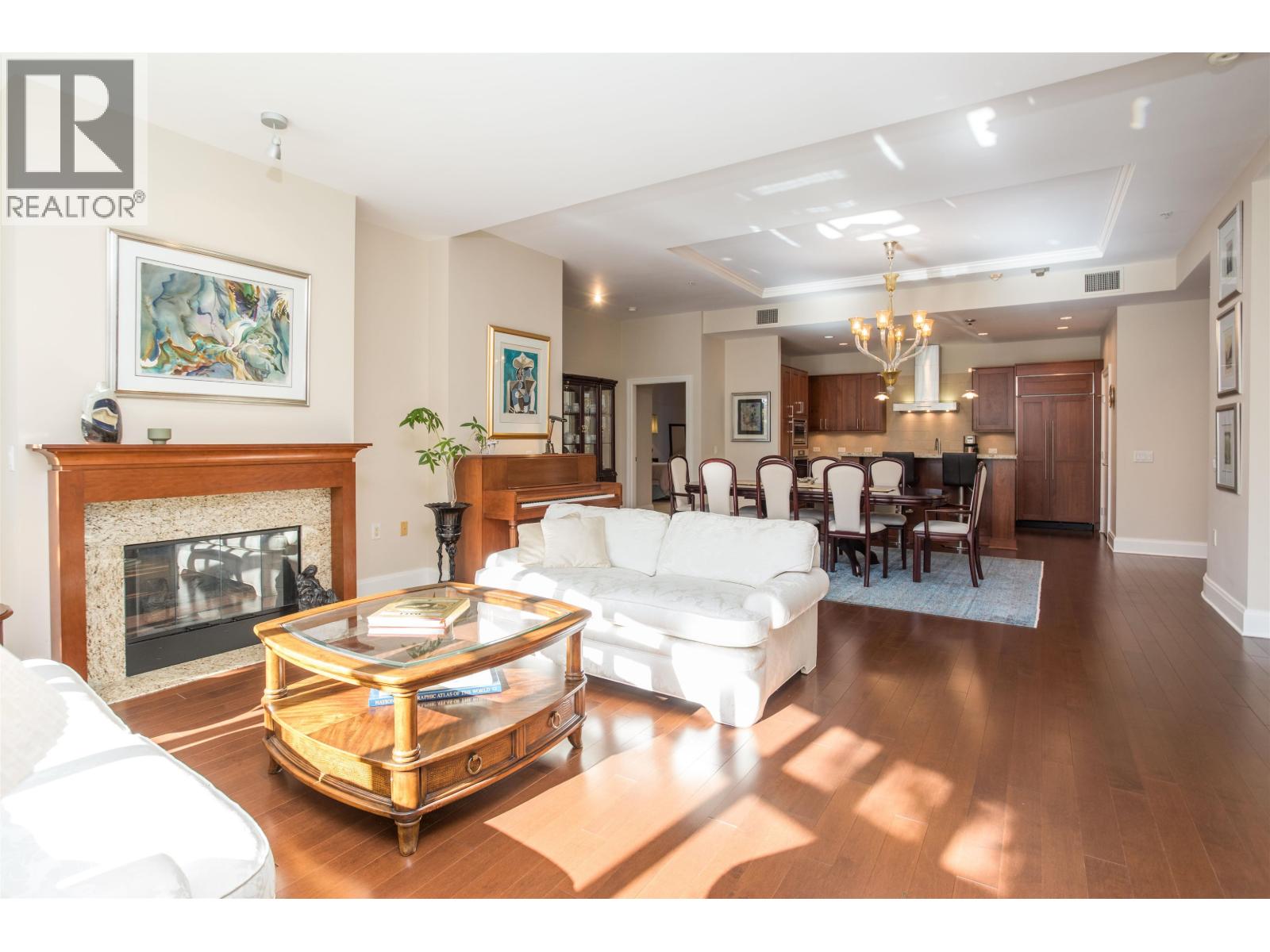 301 605 Clyde Avenue, West Vancouver, British Columbia  V7T 1C7 - Photo 4 - R3059314