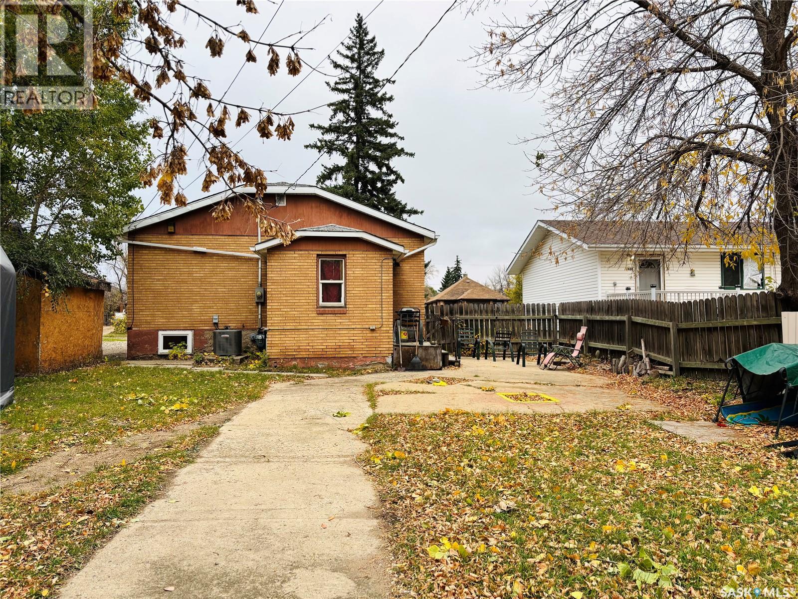 438 3rd Street, Estevan, Saskatchewan  S4A 0P2 - Photo 25 - SK020995