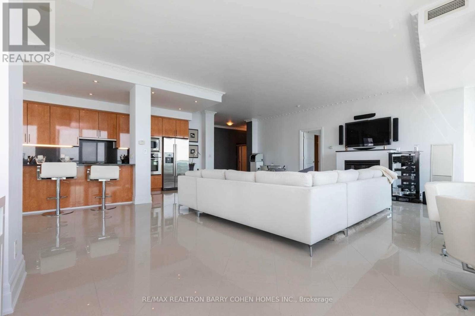 5101 - 16 Harbour Street, Toronto, Ontario  M5J 2Z7 - Photo 5 - C12467118
