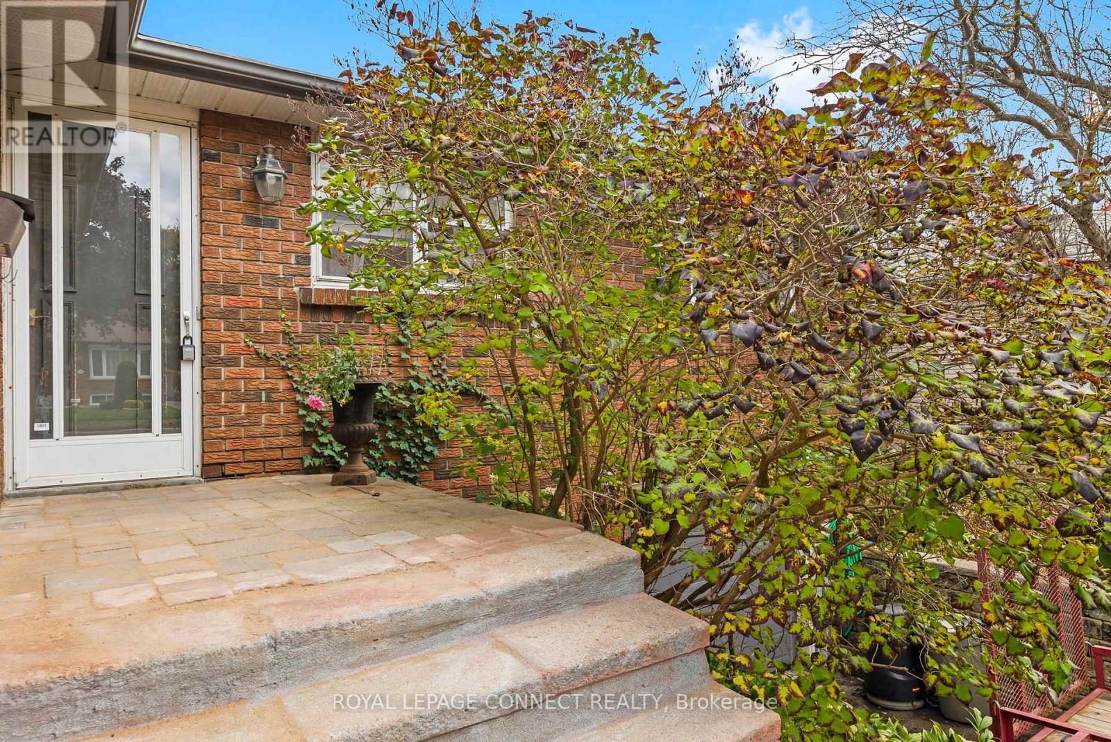 166 Clements Road E, Ajax, Ontario  L1S 1M1 - Photo 4 - E12464433