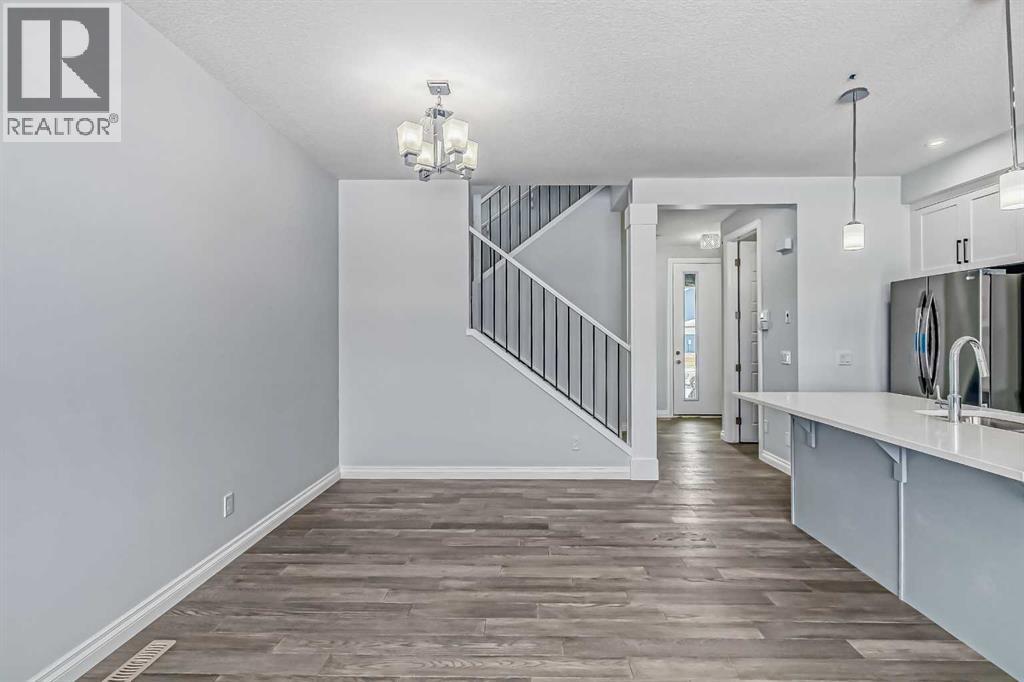 37 Southborough Lane, Cochrane, Alberta  T4C 2S6 - Photo 3 - A2264168