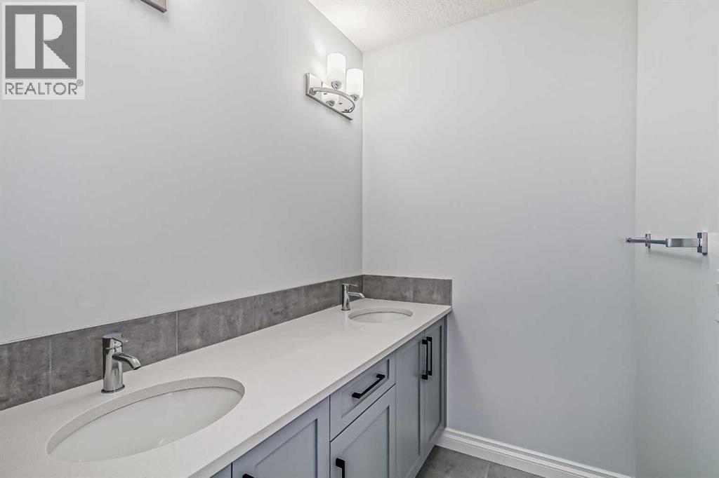 37 Southborough Lane, Cochrane, Alberta  T4C 2S6 - Photo 20 - A2264168