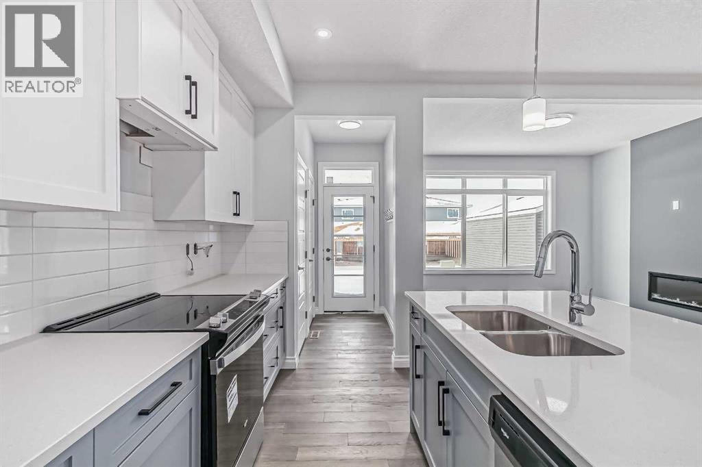 37 Southborough Lane, Cochrane, Alberta  T4C 2S6 - Photo 8 - A2264168