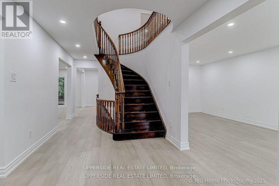 646 York Hill Boulevard, Vaughan, Ontario  L4J 5L8 - Photo 12 - N12467113