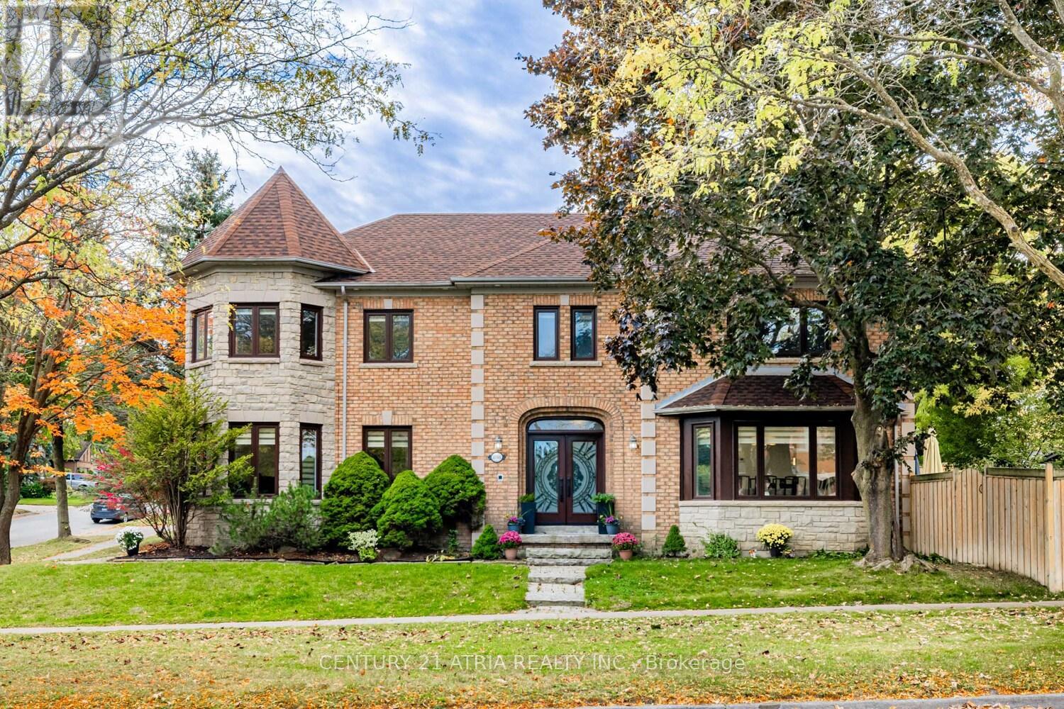 898 STONEHAVEN AVENUE, Newmarket, Ontario