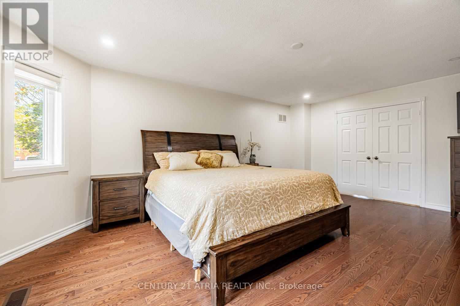 898 Stonehaven Avenue, Newmarket, Ontario  L3X 1K7 - Photo 28 - N12467122