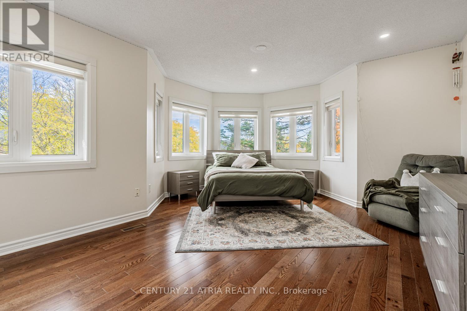 898 Stonehaven Avenue, Newmarket, Ontario  L3X 1K7 - Photo 33 - N12467122