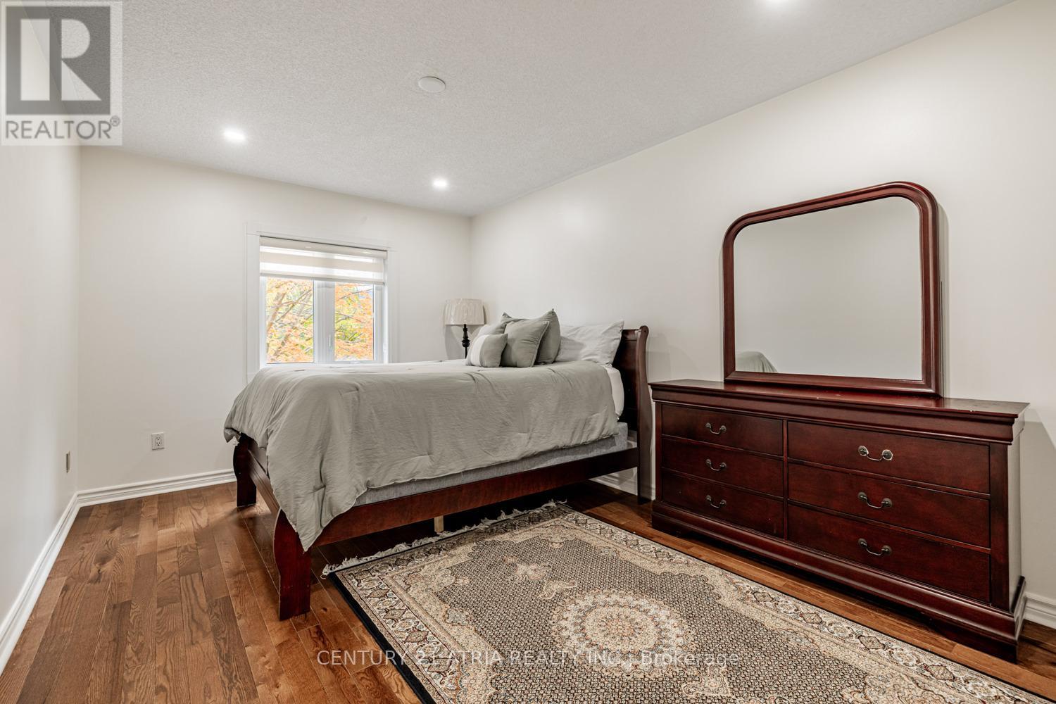 898 Stonehaven Avenue, Newmarket, Ontario  L3X 1K7 - Photo 34 - N12467122