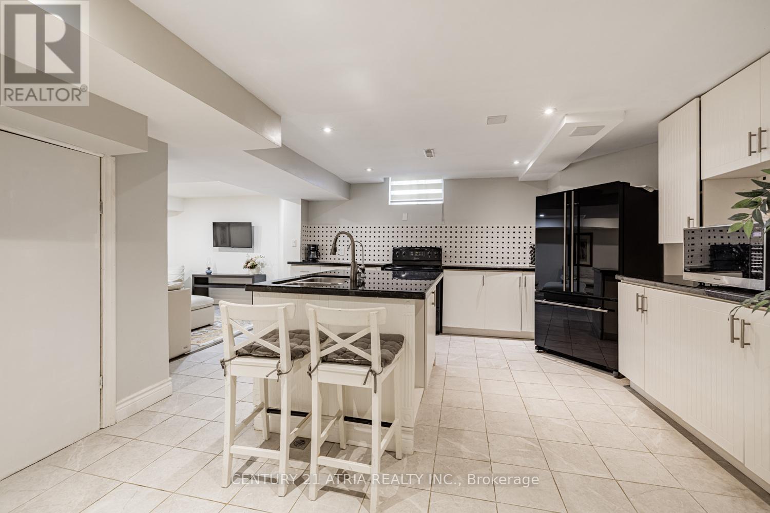 898 Stonehaven Avenue, Newmarket, Ontario  L3X 1K7 - Photo 37 - N12467122