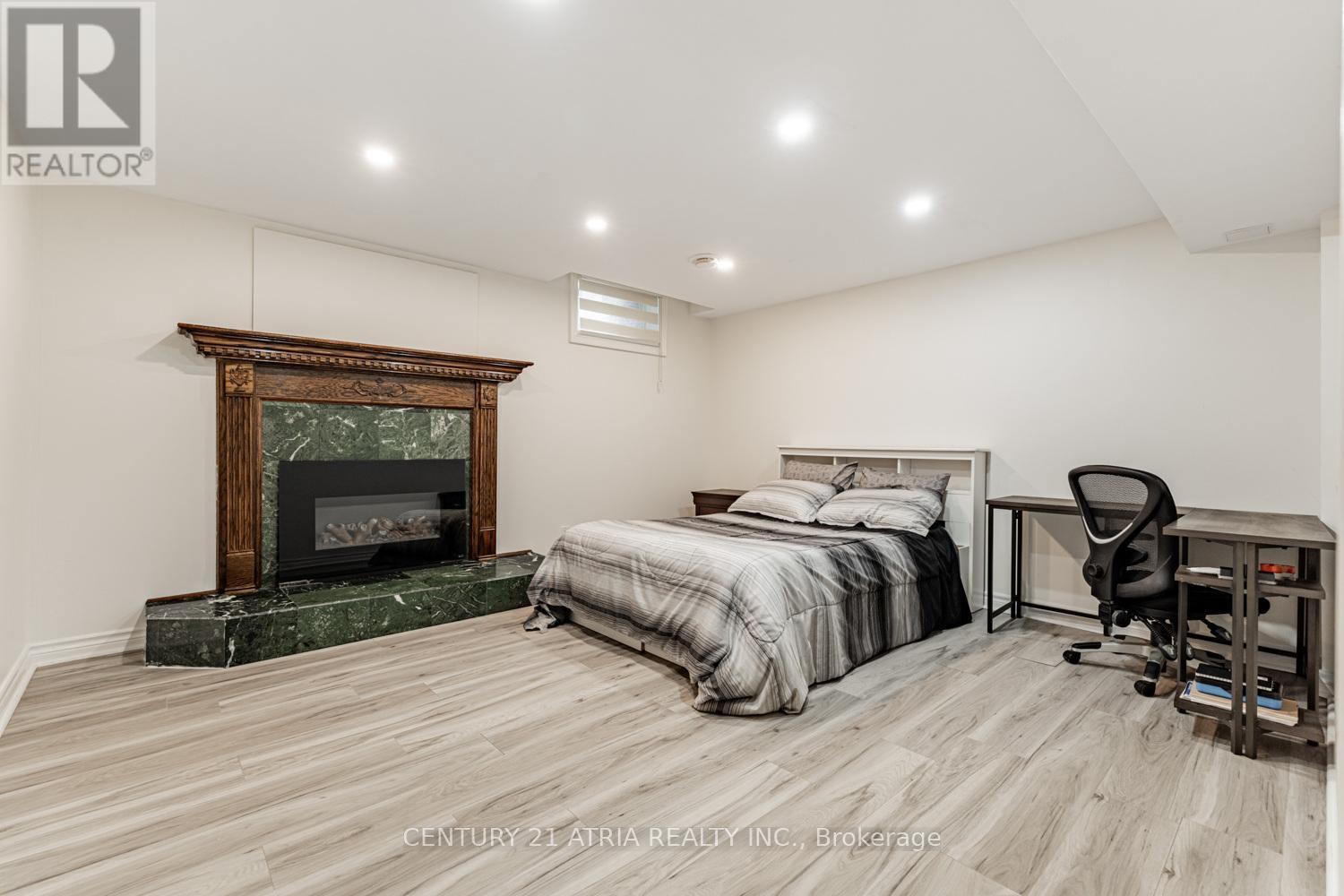 898 Stonehaven Avenue, Newmarket, Ontario  L3X 1K7 - Photo 41 - N12467122