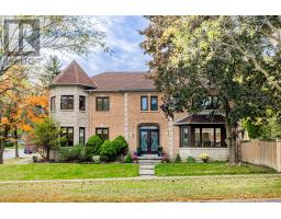 898 STONEHAVEN AVENUE, Newmarket, Ontario