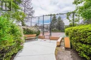 916 - 135 Hillcrest Avenue, Mississauga, Ontario  L5B 4B1 - Photo 25 - W12467130