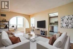 916 - 135 Hillcrest Avenue, Mississauga, Ontario  L5B 4B1 - Photo 4 - W12467130