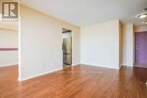 916 - 135 Hillcrest Avenue, Mississauga, Ontario  L5B 4B1 - Photo 9 - W12467130