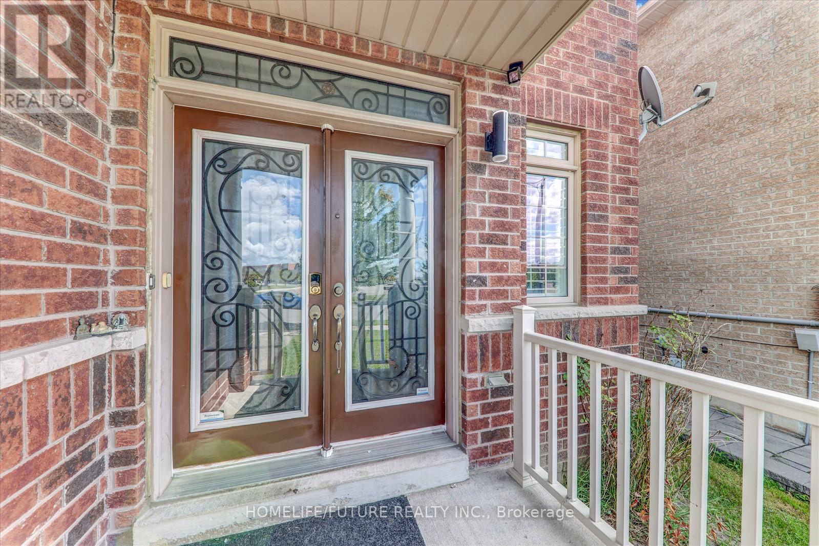 197 Thorndale Road, Brampton, Ontario  L6P 3J2 - Photo 4 - W12467133