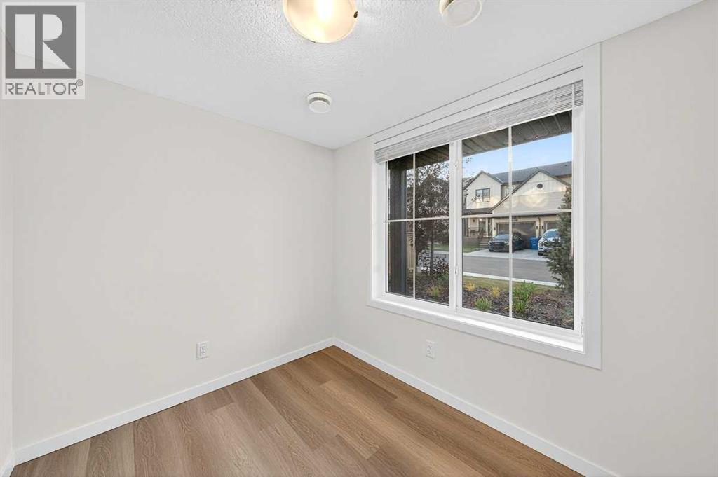 675 South Point Heath Sw, Airdrie, Alberta  T4B 5H7 - Photo 9 - A2264158