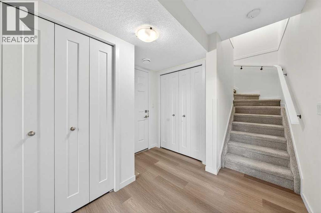 675 South Point Heath Sw, Airdrie, Alberta  T4B 5H7 - Photo 8 - A2264158