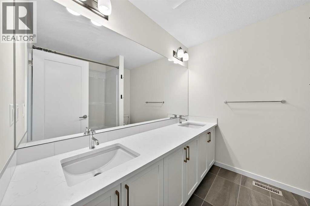 675 South Point Heath Sw, Airdrie, Alberta  T4B 5H7 - Photo 20 - A2264158