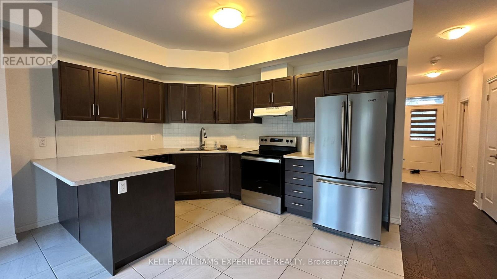 102 Addison Street, Blue Mountains, Ontario  N0H 1J0 - Photo 5 - X12467136