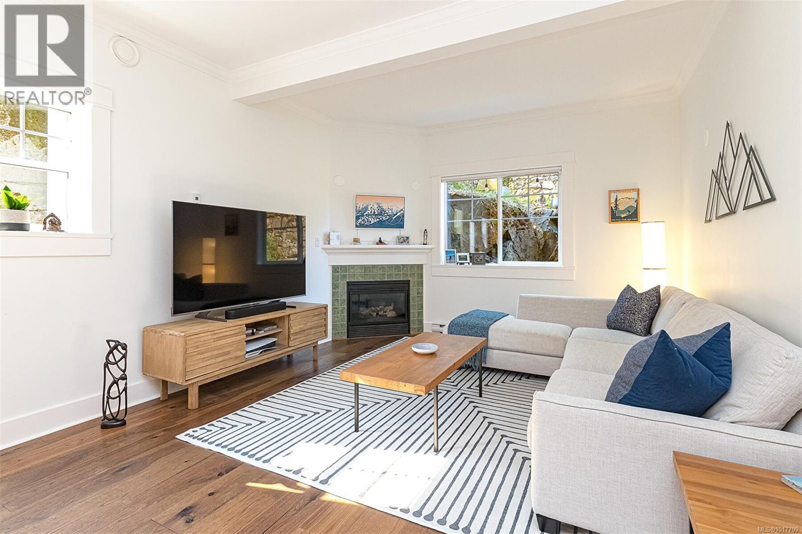 1 1002 Carberry Gdns, Victoria, British Columbia V8S 3R7 - Photo 12 - 1017709