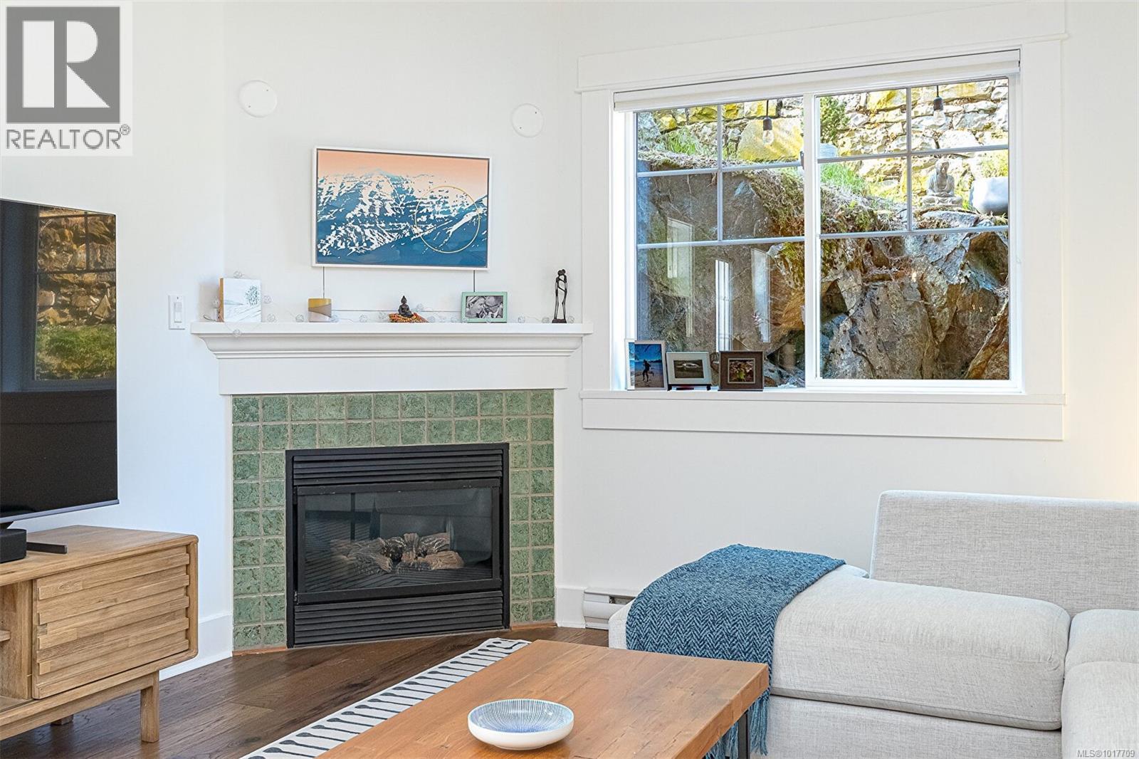 1 1002 Carberry Gdns, Victoria, British Columbia V8S 3R7 - Photo 13 - 1017709