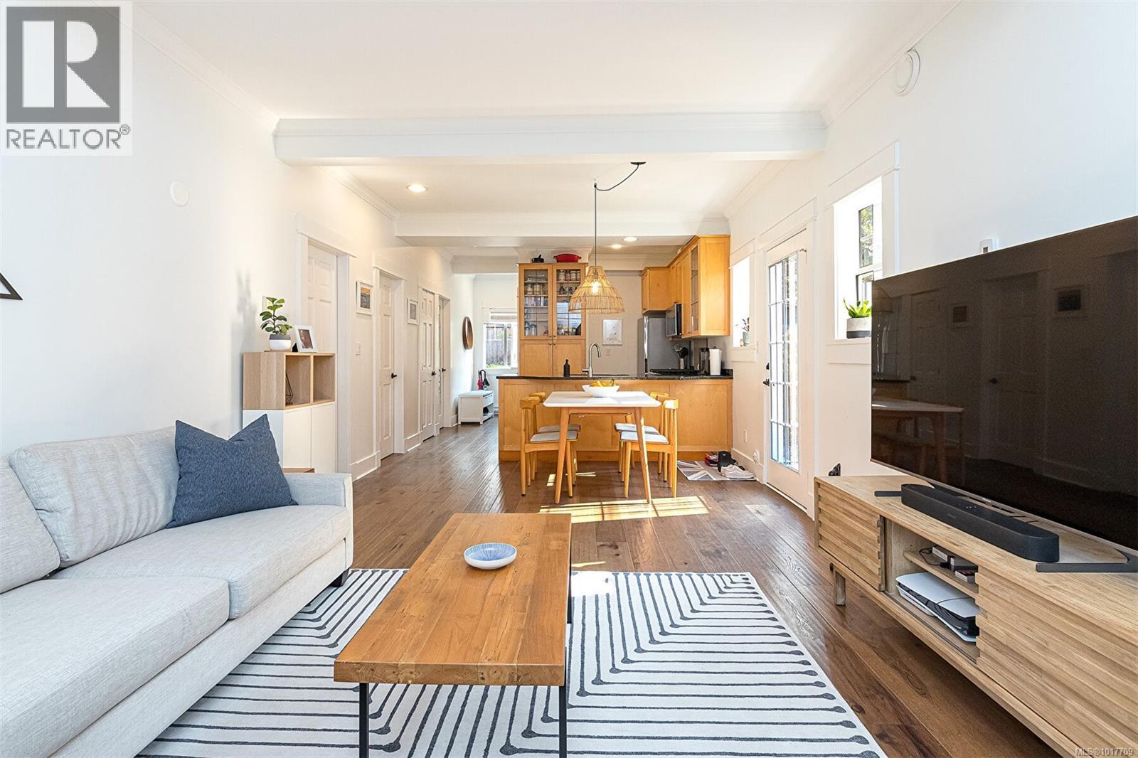 1 1002 Carberry Gdns, Victoria, British Columbia V8S 3R7 - Photo 15 - 1017709