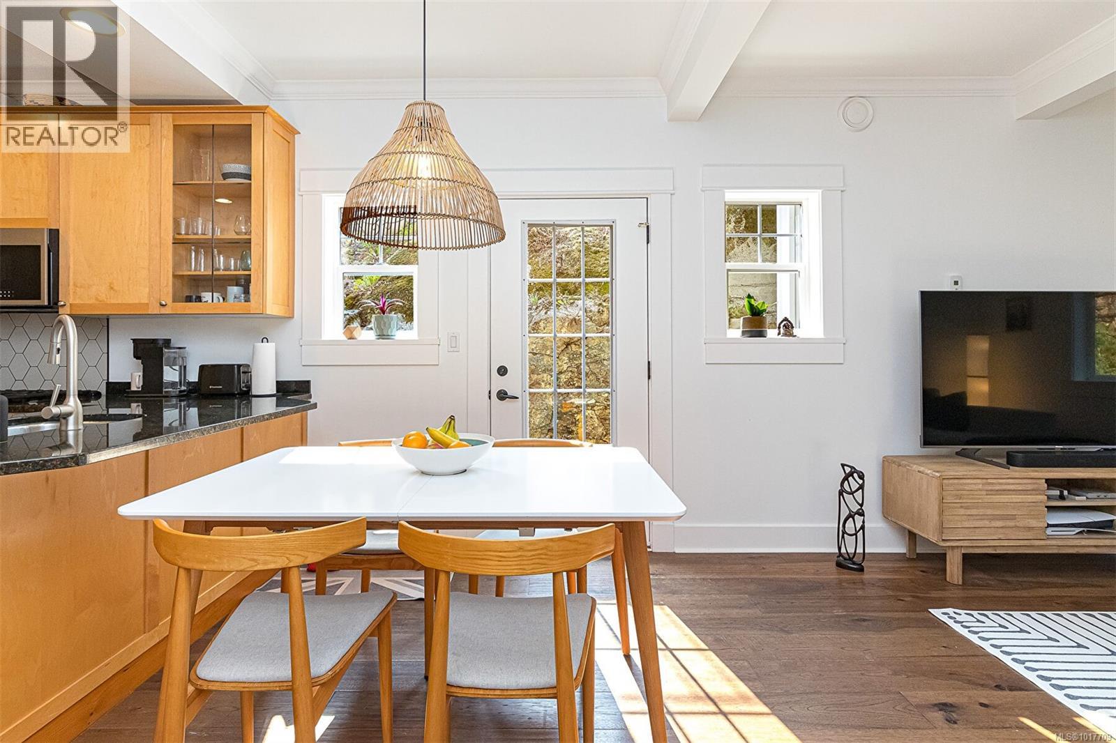 1 1002 Carberry Gdns, Victoria, British Columbia V8S 3R7 - Photo 18 - 1017709