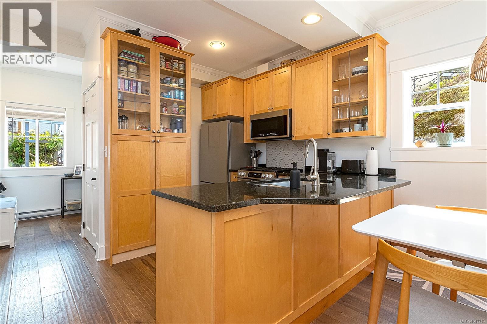 1 1002 Carberry Gdns, Victoria, British Columbia V8S 3R7 - Photo 20 - 1017709