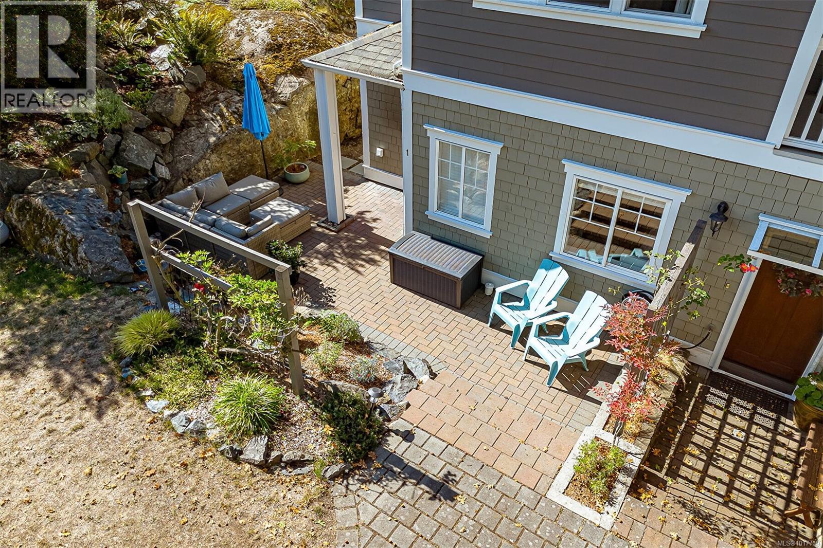 1 1002 Carberry Gdns, Victoria, British Columbia V8S 3R7 - Photo 35 - 1017709